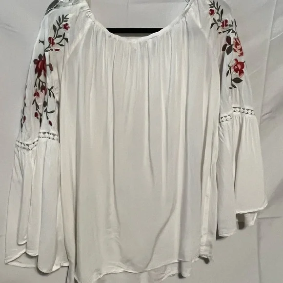 SOLD*** XL Boho Peasant Embroidered Bell Sleeve Poet Blouse - Picture 7 of 12